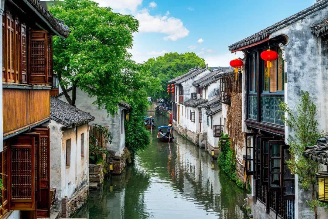 檀健次与王楚然合作新剧《爱情有烟火》：未播先火